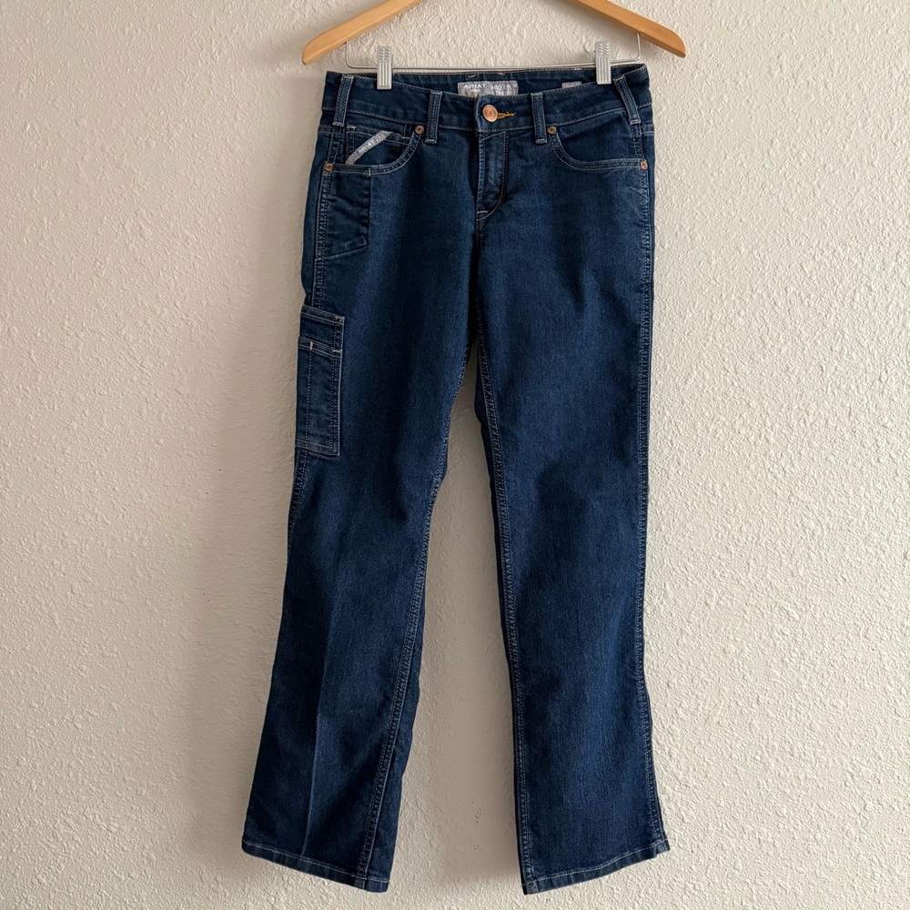 Ariat medium wash Rebar mid-rise straight leg size 28S